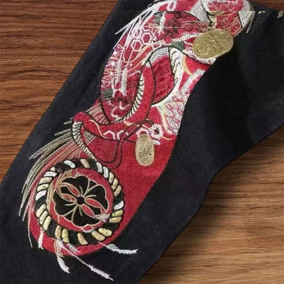 Evisu Black Jeans with Red and Gold Dragon Design - Picture 6 of 9
